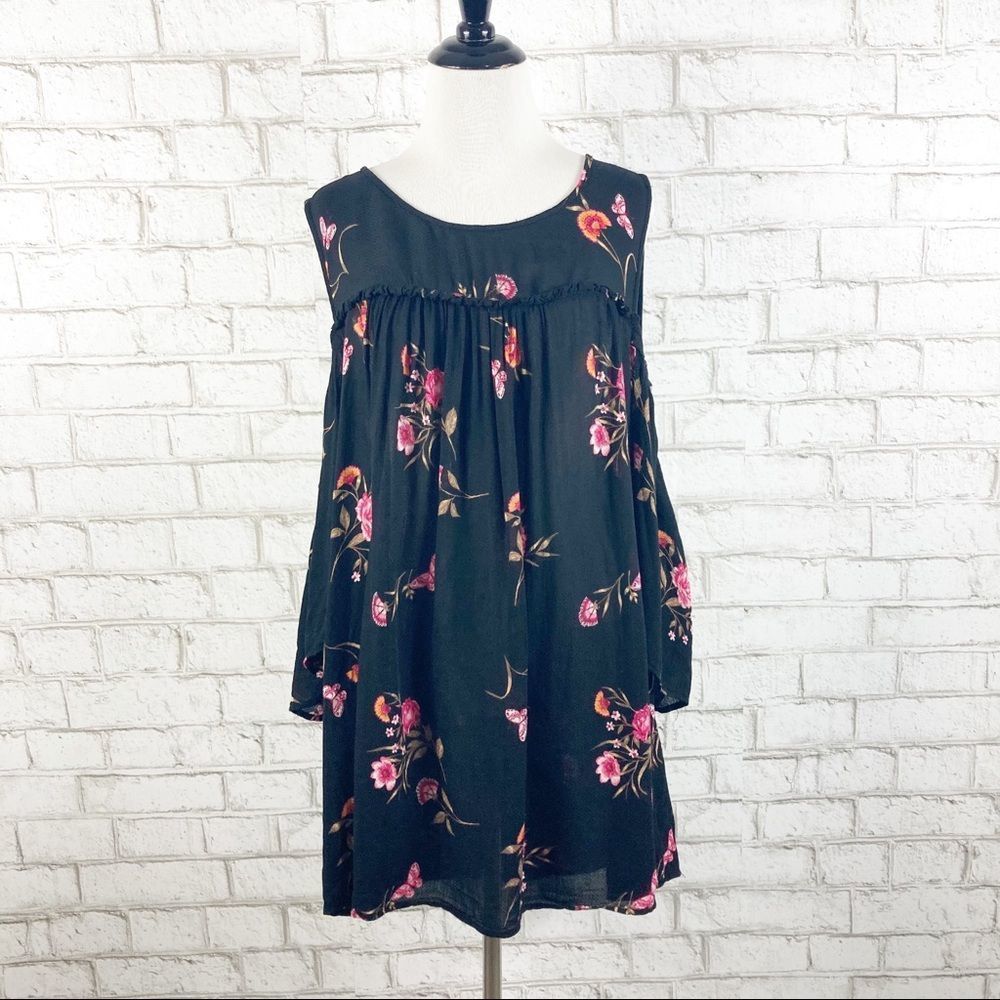 Torrid floral cold shoulder blouse size 3x